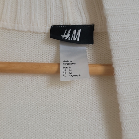 Size M H&M Cardigan - Picture 2 of 3